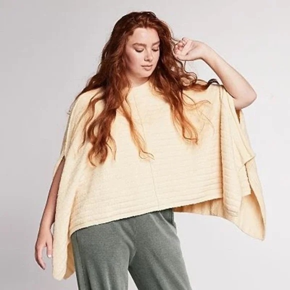 Yummy Sweater Co. Beige Textured Knit Poncho Sweater Cozy Oversized Cape